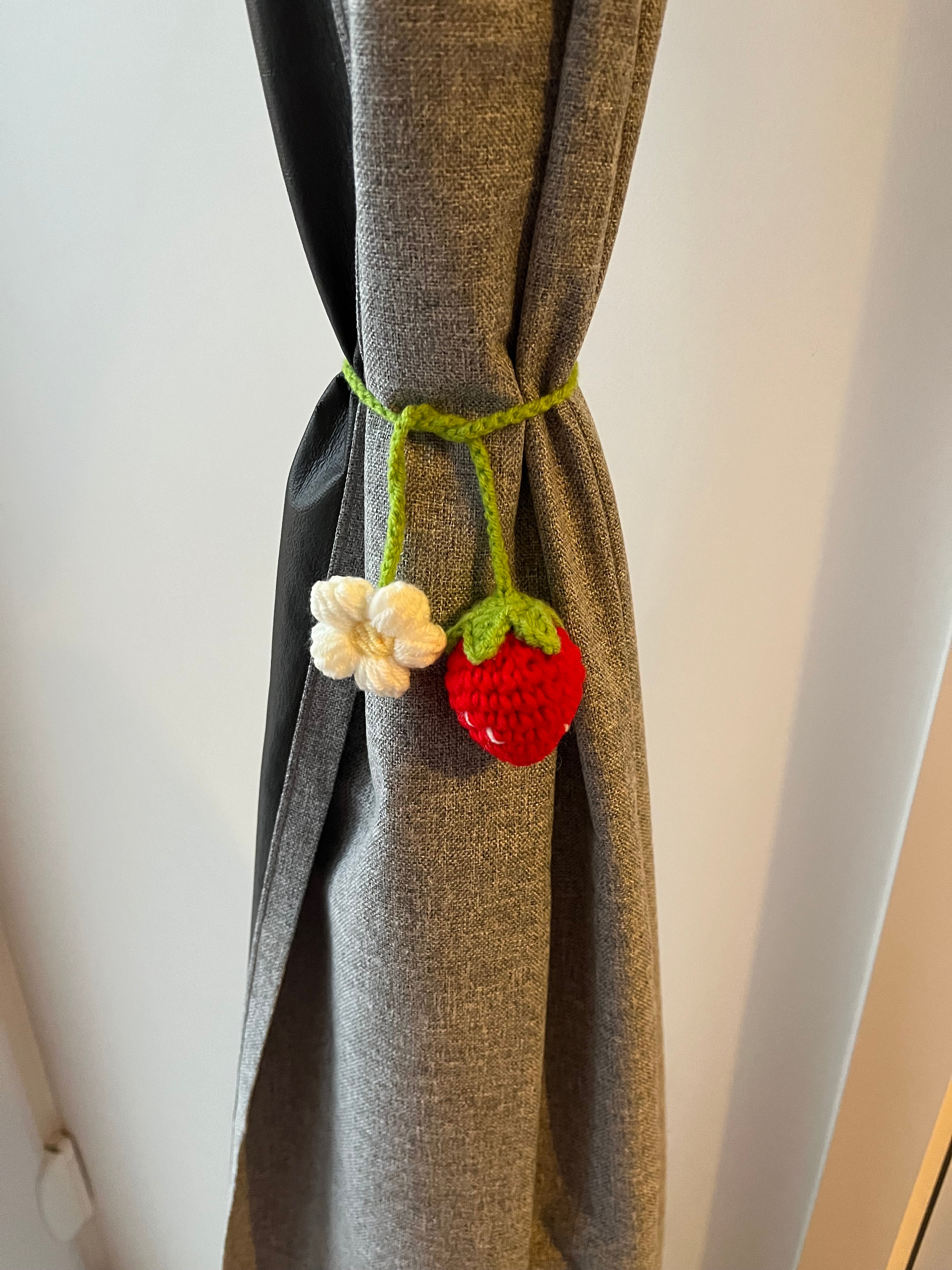 Crochet Bookmark / Curtain Tieback (Multi-Functional)
Sunflower 🌻 | Red Strawberry 🍓 | Pink Strawberry 🍓💗