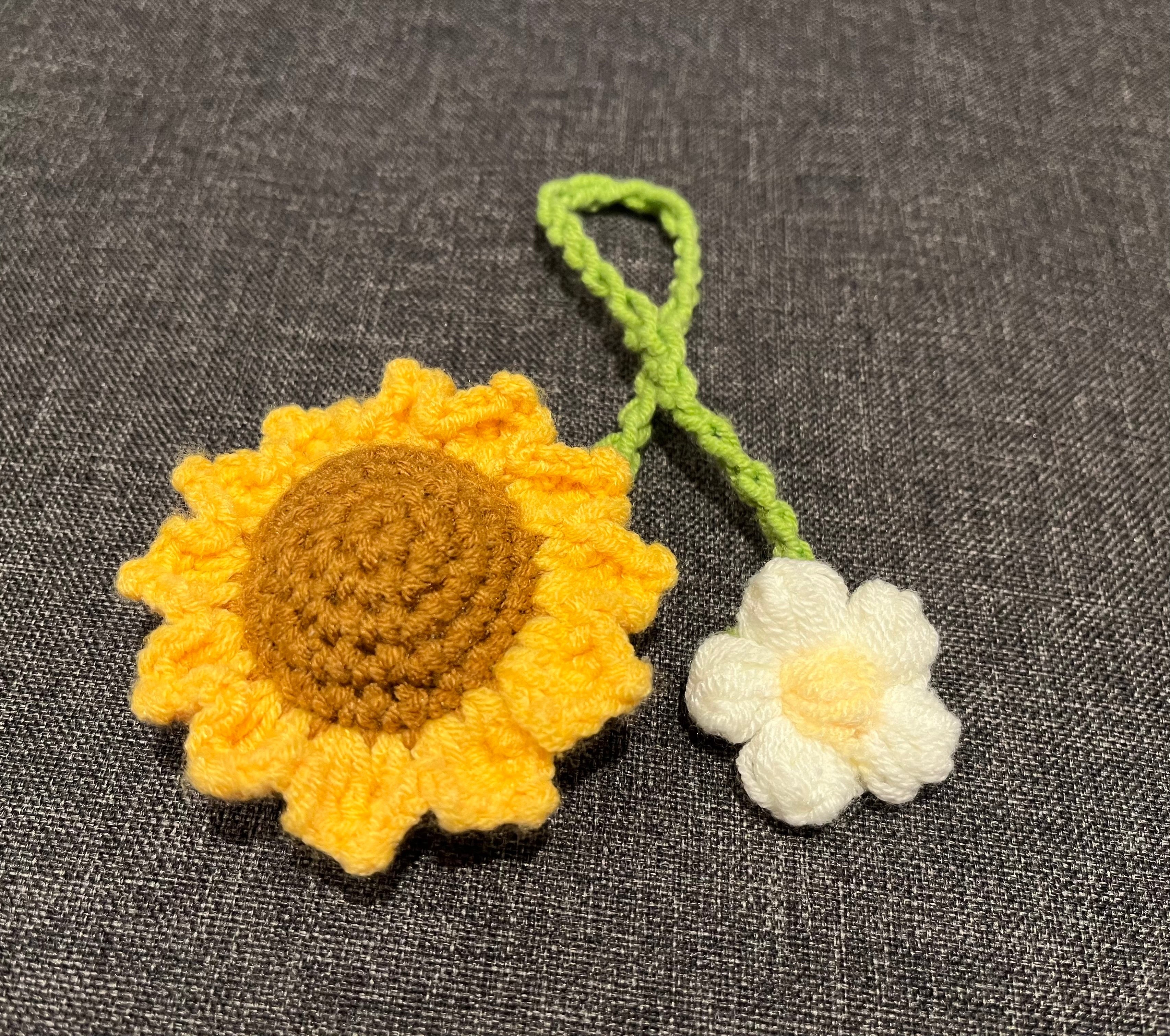 Crochet Bookmark / Curtain Tieback (Multi-Functional)
Sunflower 🌻 | Red Strawberry 🍓 | Pink Strawberry 🍓💗