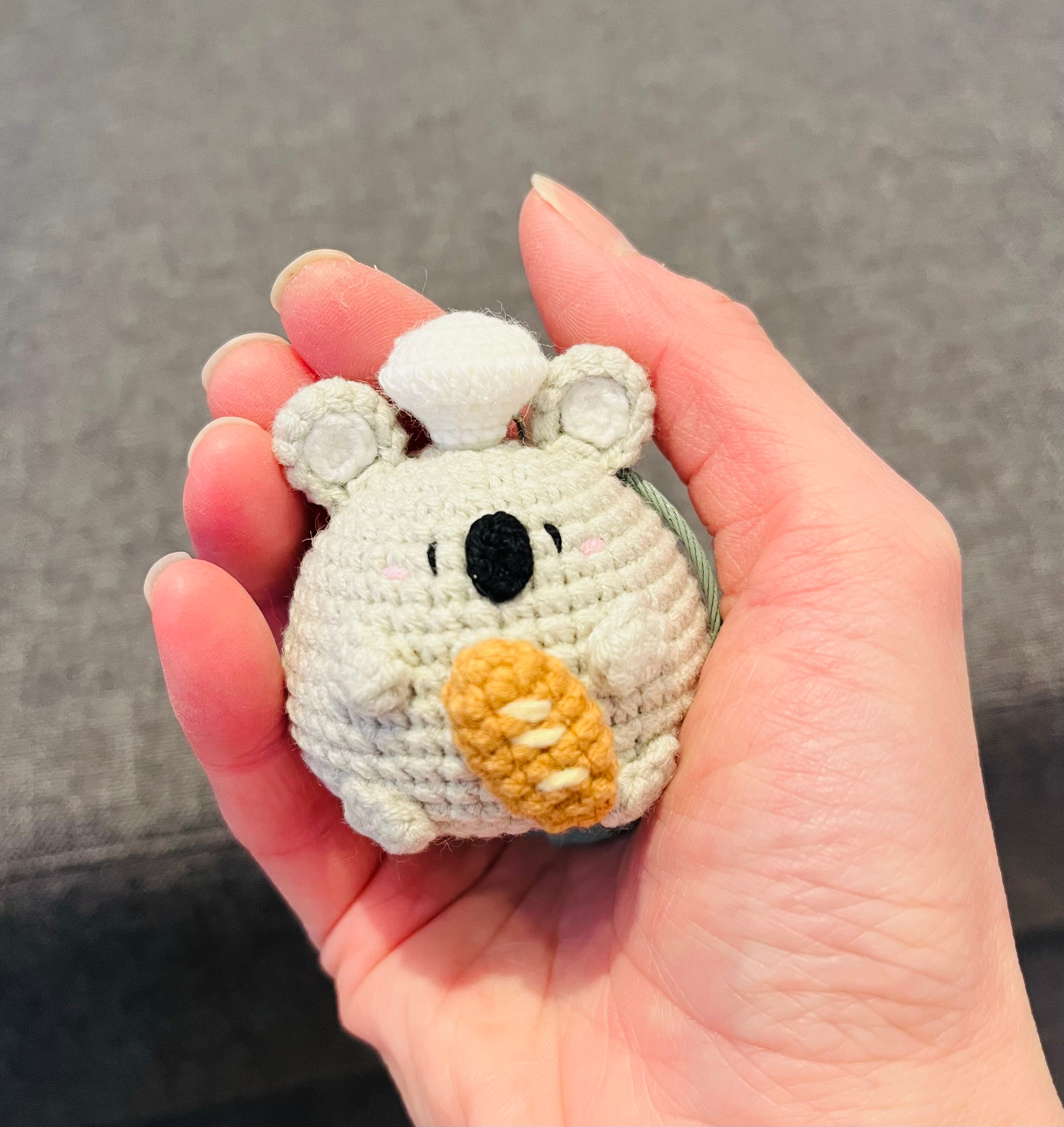 Cute Crochet Character Keyring Collection III/ Kawaii Bag Charm/Winnie the Pooh, Cinnamoroll, Capybara, Piglet, Artist Chick,Cheese Mouse, Pompompurin, Koala