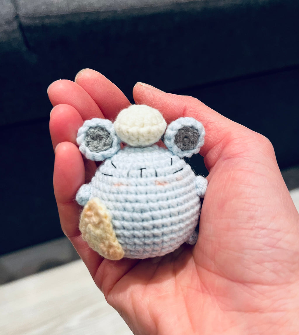 Cute Crochet Character Keyring Collection III/ Kawaii Bag Charm/Winnie the Pooh, Cinnamoroll, Capybara, Piglet, Artist Chick,Cheese Mouse, Pompompurin, Koala