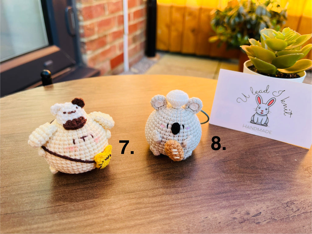 Cute Crochet Character Keyring Collection III/ Kawaii Bag Charm/Winnie the Pooh, Cinnamoroll, Capybara, Piglet, Artist Chick,Cheese Mouse, Pompompurin, Koala